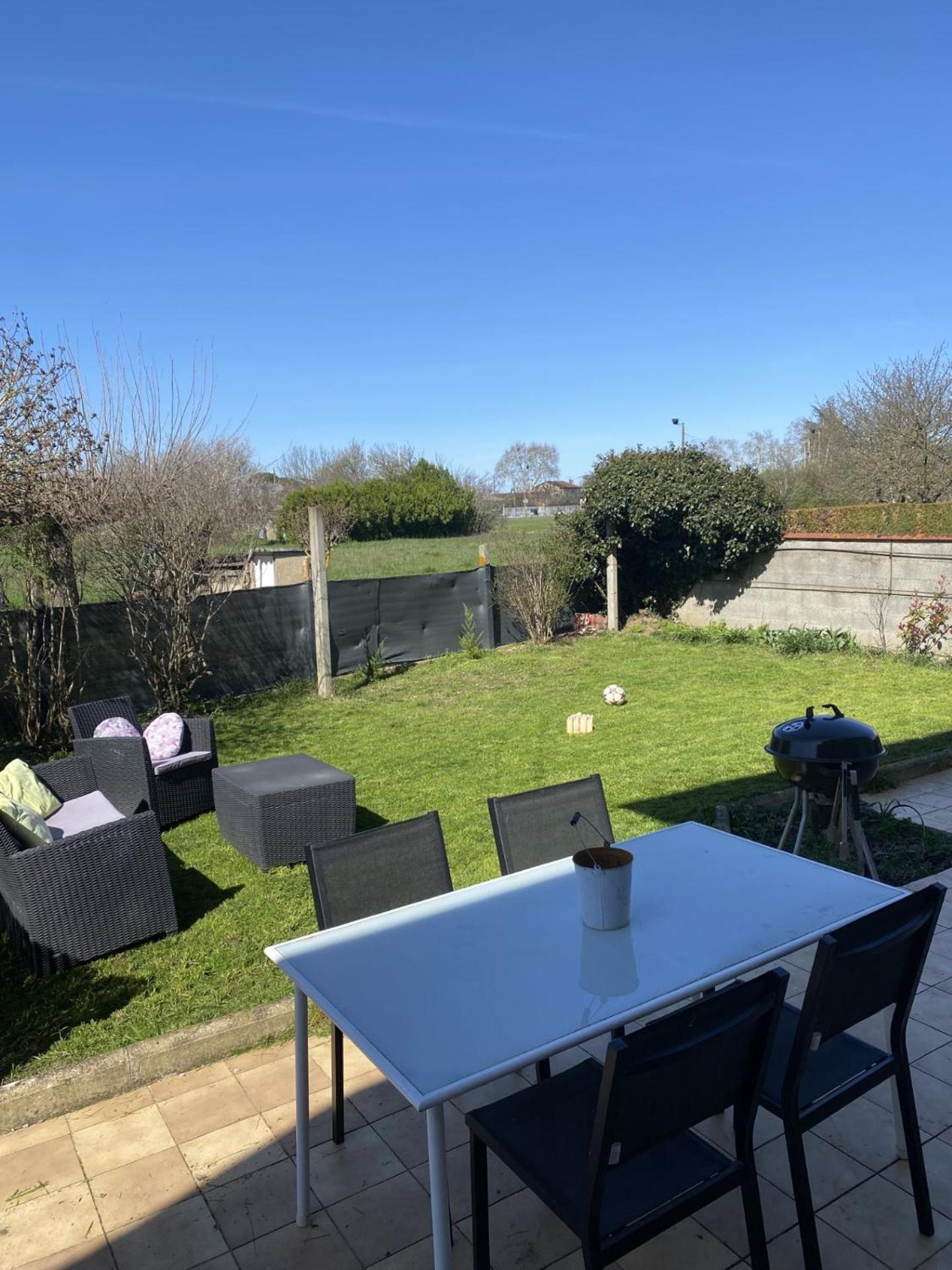 Appartement Tout Equipe 2 Chambres + Jardin Saix  Luaran gambar