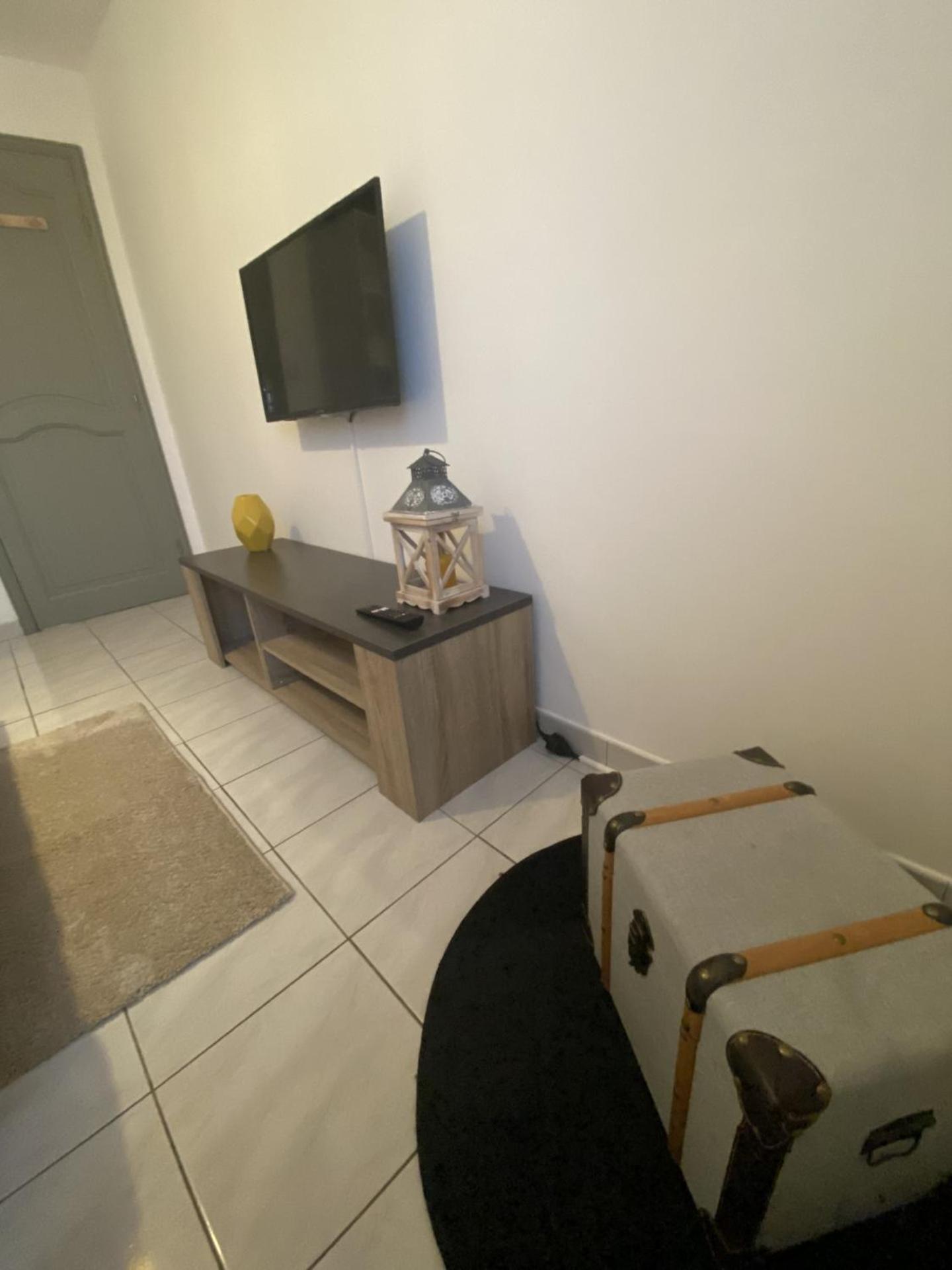Appartement Tout Equipe 2 Chambres + Jardin Saix  Luaran gambar