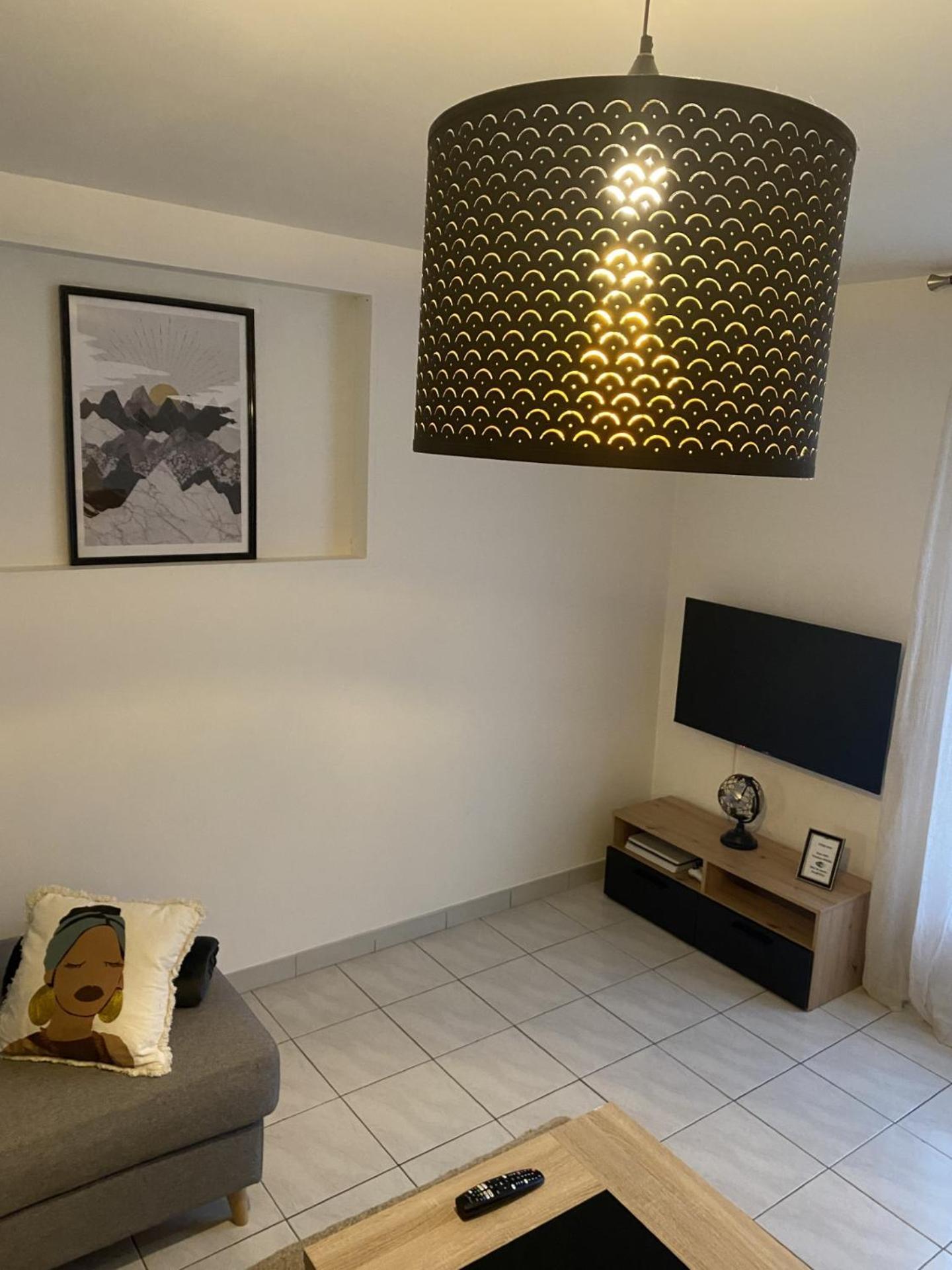 Appartement Tout Equipe 2 Chambres + Jardin Saix  Luaran gambar