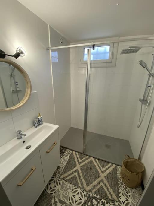 Appartement Tout Equipe 2 Chambres + Jardin Saix  Luaran gambar