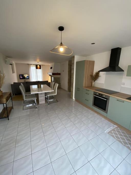 Appartement Tout Equipe 2 Chambres + Jardin Saix  Luaran gambar